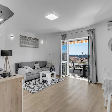 Mediterranean Living 2 Lägenhet Makarska