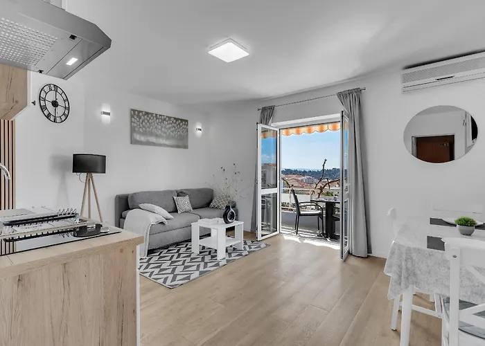 Mediterranean Living 2 Apartament Makarska