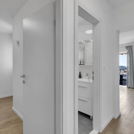 Mediterranean Living 2 Apartman